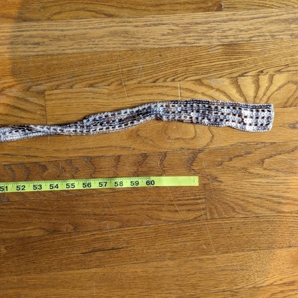 SOLD: Unbranded Silver Sequin Chain Belt - Picture 4 of 7